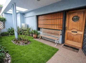 Casa · 300m² · 9 Ambientes · 3 Cocheras · Casa Chalet en Venta en Alto Alberdi, Córdoba