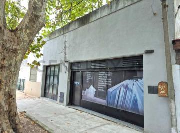 Casa · 80m² · 3 Ambientes · 4 Cocheras · Lote Parque Saavedra - 400 m Totales