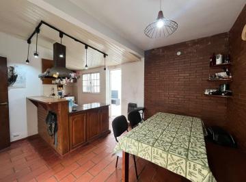 Casa · 88m² · 3 Ambientes · 1 Cochera · Venta Casa 3 Ambientes en Haedo