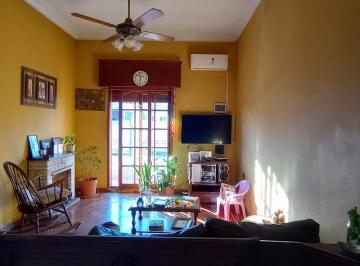 PH · 95m² · 5 Ambientes · Venta PH Tipo Casa 5 Amb con Patio en Mataderos