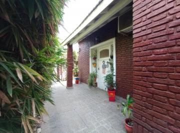 Casa · 87m² · 3 Ambientes · 2 Cocheras · Casa en El Palomar Venta
