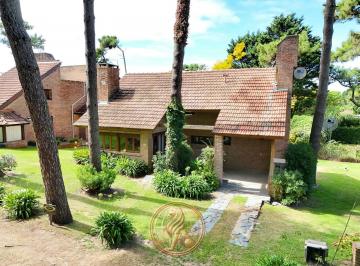 Casa · 120m² · 4 Ambientes · 1 Cochera · Venta Casa Pinamar Barrio Lasalle 3 Cuadras del Mar