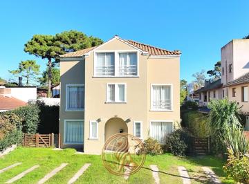 PH · 115m² · 4 Ambientes · Venta Triplex Pinamar Financia Permuta Oportunidad