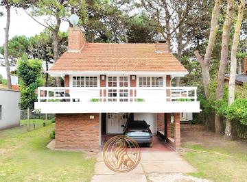 Casa · 194m² · 4 Ambientes · 1 Cochera · Alquiler Temporal Casa Pinamar Barrio Lasalle