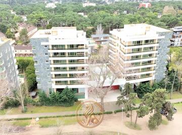 Departamento · 65m² · 3 Ambientes · 1 Cochera · Alquiler Temporario Pinamar Centro 3 Ambientes con Amenities
