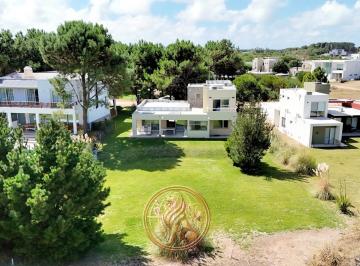 Casa · 240m² · 5 Ambientes · Venta Casa Costa Esmeralda Gas Natural