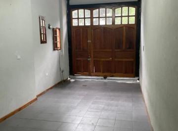 Casa · 150m² · 5 Ambientes · Casa en Venta - 4 Dorm. 2 Baños - Quilmes