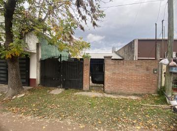 Casa · 45m² · 3 Ambientes · 1 Cochera · Casa en Berisso