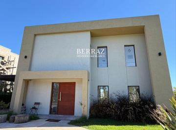Casa · 136m² · 4 Ambientes · 1 Cochera · Casa Venta 3 Dorm. Barrio Santa Emilia Lote de 487 m² Pilar del Este