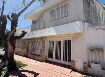Casa · 140m² · 9 Ambientes · 1 Cochera · Venta Casa en Villa Argentina