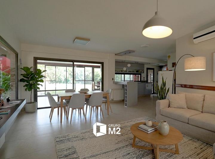 Casa · 247m² · 7 Ambientes · 2 Cocheras