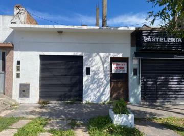Casa de 3 ambientes, Florencio Varela · Venta, Casa de 4 Ambientes, Dos Locales Sobre Calle Batalla de Ituzaingó. Florencio Varela