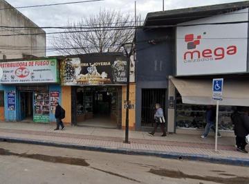 Local comercial en Venta de 1 ambiente Grand Bourg · Venta de Local Comercial con Salida a Dos Calles