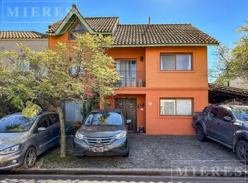 Casa · 234m² · 6 Ambientes · 5 Cocheras · Casa en Venta en Barrio El Jacaranda *apto Crédito*