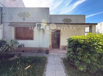 Casa · 110m² · 3 Ambientes · 1 Cochera · Casa en Venta 3 Ambientes con Cochera en Villa Sarmiento