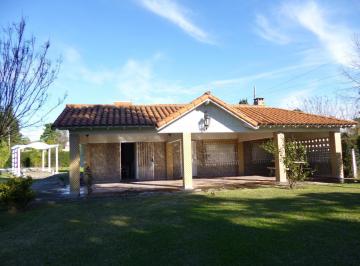 Casa · 150m² · 4 Ambientes · 3 Cocheras · Casa en La Reja