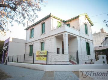Casa · 437m² · 5 Ambientes · 4 Cocheras · Casa en Alquiler en Belgrano R - Estilo Antiguo - 2 Plantas - Ideal Uso Profesional