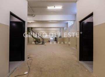 Depósito · 1200m² · 1 Cochera · Depósito en Monte Castro