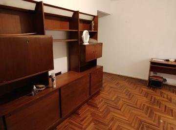 Departamento de 3 ambientes, Flores · Buen Departamento de Tres Ambientes Muy Bien Distribuidos en Buena Zona de Flores