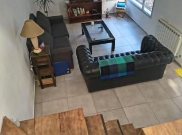 Casa de 5 ambientes, La Plata · Casa en Alquiler en Gonnet Calle 484 E/ 8 y 10