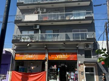 Departamento de 2 ambientes, Tres de Febrero · Departamento Al Frente y Muy Luminoso