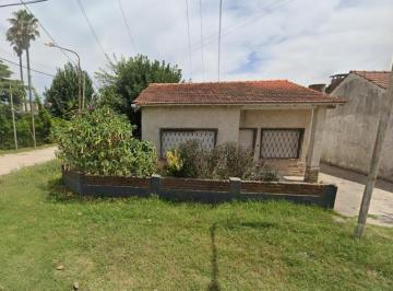 Casa · 3 Ambientes · Venta Casa a Reciclar en Barrio Caisamar. Proyecto y Planos Aprobados