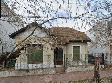 Casa · 150m² · 4 Ambientes · 1 Cochera · Casa en Lomas de Zamora Oeste