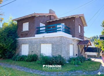 Casa · 165m² · 5 Ambientes · 1 Cochera · Chalet Marplatense en Esquina Para Uso Profesional