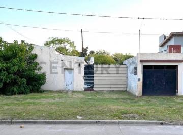 Casa · 119m² · 7 Ambientes · 1 Cochera · Propiedad Ideal Para Reciclar - Venado Tuerto