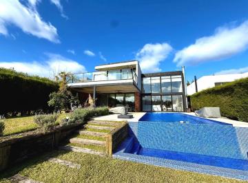 Casa · 420m² · 6 Ambientes · 2 Cocheras · Casa Al Rio en Barrio San Juan Villanueva, a 3 Minutos de Nordelta