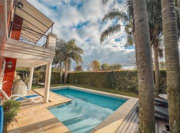 Casa · 450m² · 7 Ambientes · 2 Cocheras · Casa en Boat Center con Amarra