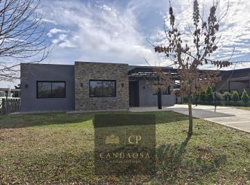 Casa · 295m² · 5 Ambientes · 2 Cocheras · Grv - Venta Casa de 5 Ambientes - El Campo Cardales