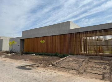 Casa · 210m² · 3 Ambientes · 2 Cocheras · Venta Casa 3 Dorm. Villa Allende Golf, Casoria Casas Village