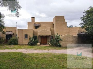 Casa · 450m² · 3 Ambientes · 2 Cocheras · Casa en Venta Barrio Dix Mendiolaza