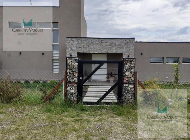 Casa · 270m² · 5 Ambientes · 3 Cocheras