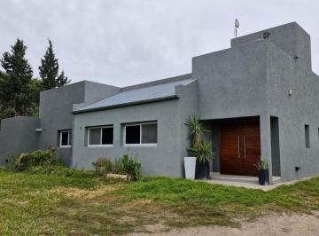 Casa · 240m² · 2 Ambientes · Venta Casa 2 Dorm. - Villa Allende Golf