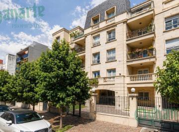 Departamento · 122m² · 3 Ambientes · 2 Cocheras · Venta de Hermoso Departamento en Castelar Centro