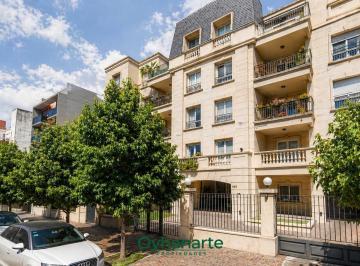 Departamento · 122m² · 3 Ambientes · 2 Cocheras · Venta de Hermoso Departamento en Castelar Centro