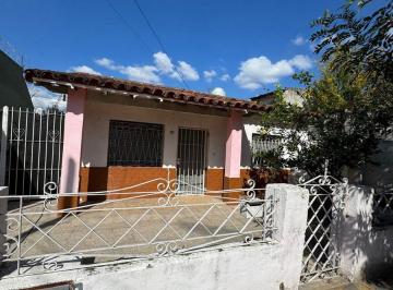 Casa · 198m² · 3 Ambientes · Casa en Alquiler en Monte Chingolo con Patio