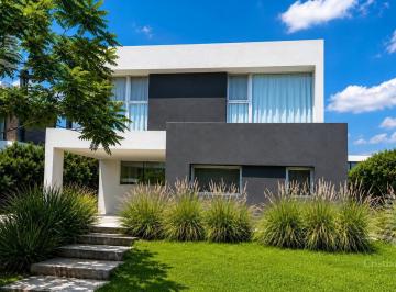 Casa · 200m² · 4 Ambientes · 2 Cocheras · Venta. Casa 4 Ambientes, Dos Plantas, Jardín, Pileta - Los Castaños, Nordelta, Tigre