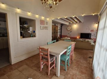 Casa · 130m² · 3 Ambientes · 2 Cocheras · Venta de Casa Cipolletti