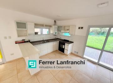 Casa · 476m² · 6 Ambientes · 2 Cocheras · Casa en Venta Villa Catalina - 1 Era Etapa - Apto Credito