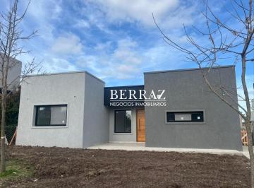 Casa · 141m² · 5 Ambientes · Casa Venta 3 Dorm. Barrio San Ramón Lote de 513 m² Pilar del Este