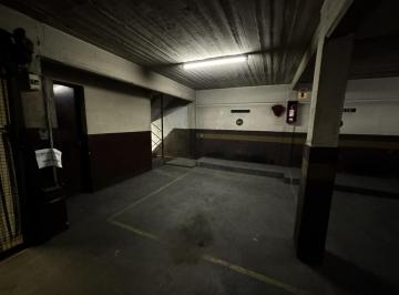 Garage · 12m² · Cochera Fija Cubierta en Microcentro Oportunidad