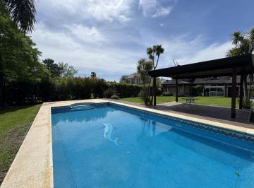 Casa · 292m² · 7 Ambientes · 1 Cochera · Casa en Venta en Barrio Septiembre