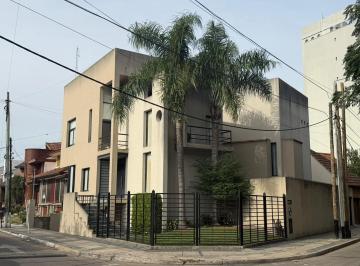 Casa · 6 Ambientes · 2 Cocheras · Casa en Wilde