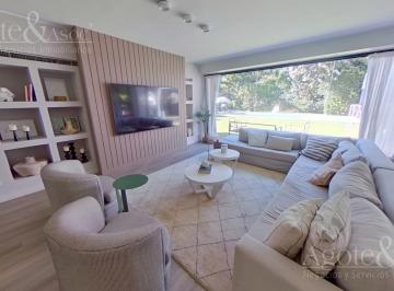 Casa · 545m² · 8 Ambientes · Casa en Miraflores Country Club