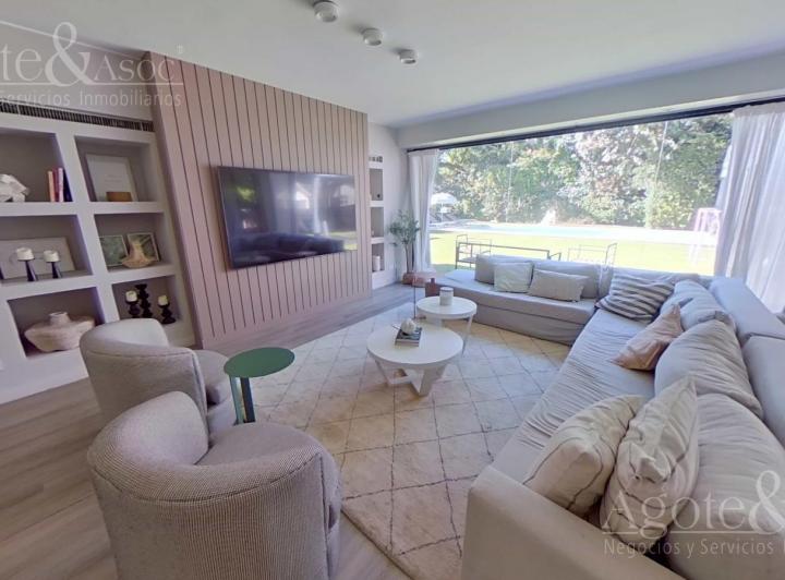 Casa · 545m² · 8 Ambientes · 2 Cocheras