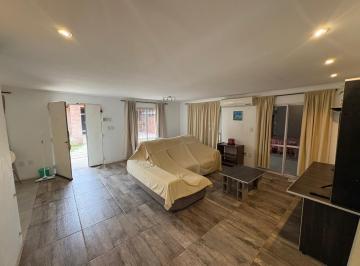 Casa · 120m² · 7 Ambientes · 3 Cocheras · Casa 3 Dorm. 2 Baños Completamente Amoblada