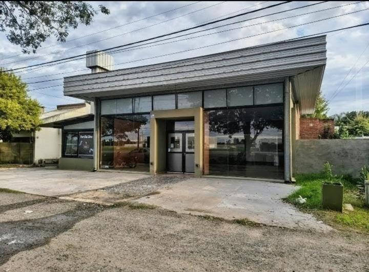 Local comercial · 258m² · 1 Ambiente · 1 Cochera